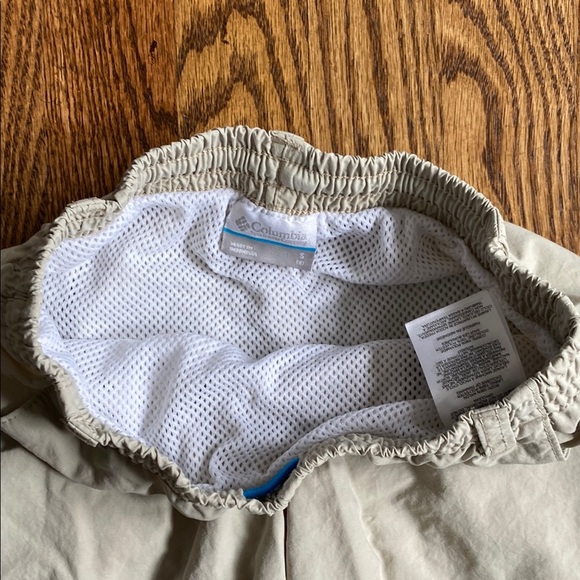 Tan Columbia PFG Omni-shade boys shorts size small (6). Ships quickly - Picture 7 of 11